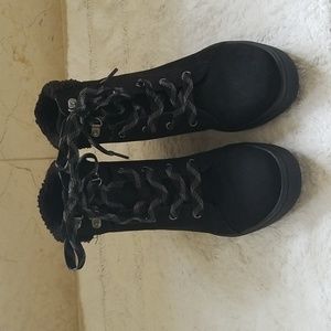 Dr. Scholl's size 7 wedge black suede booties